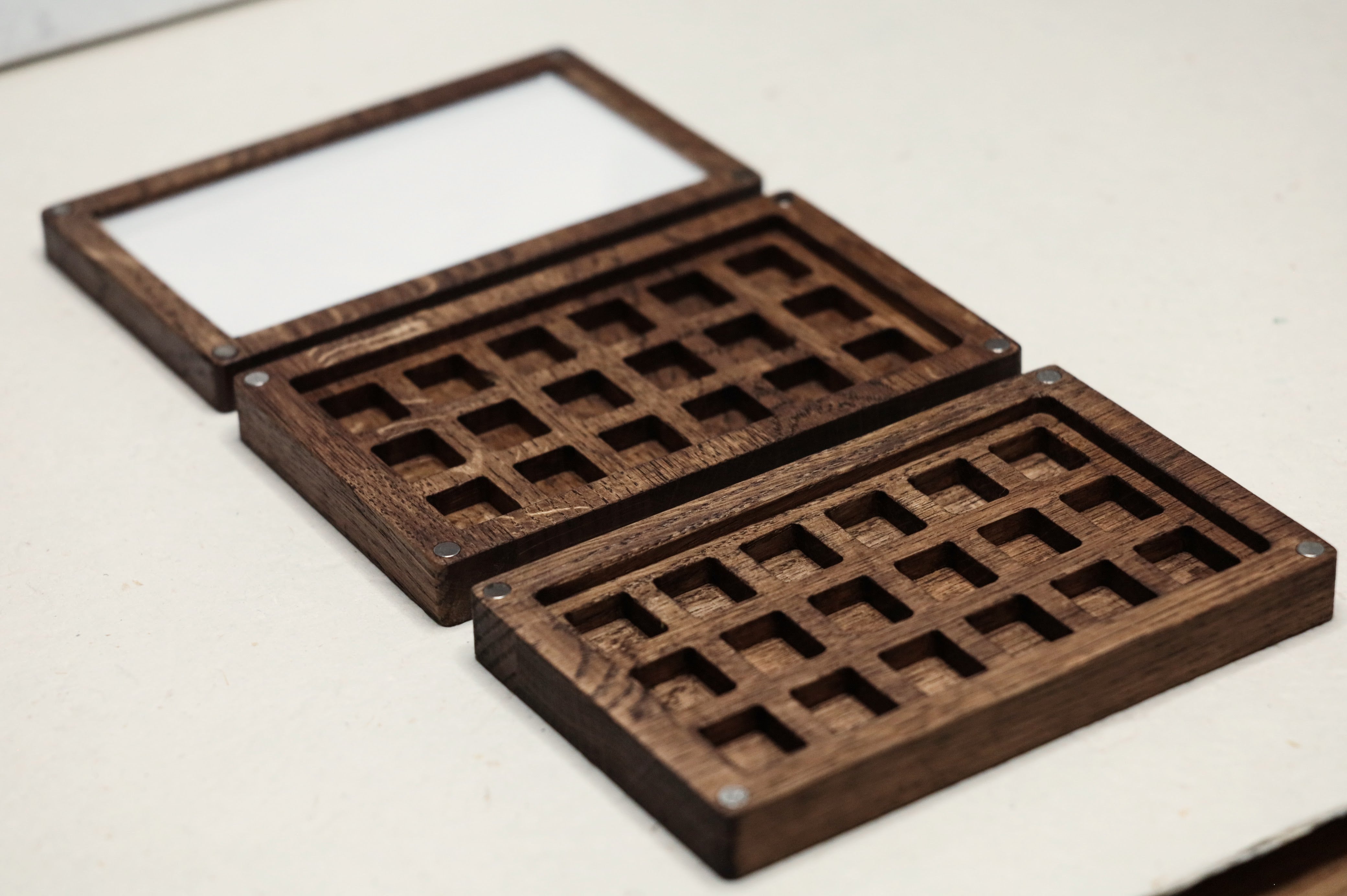 Wooden deluxe watercolor box (incl. empty 36 half pans)
