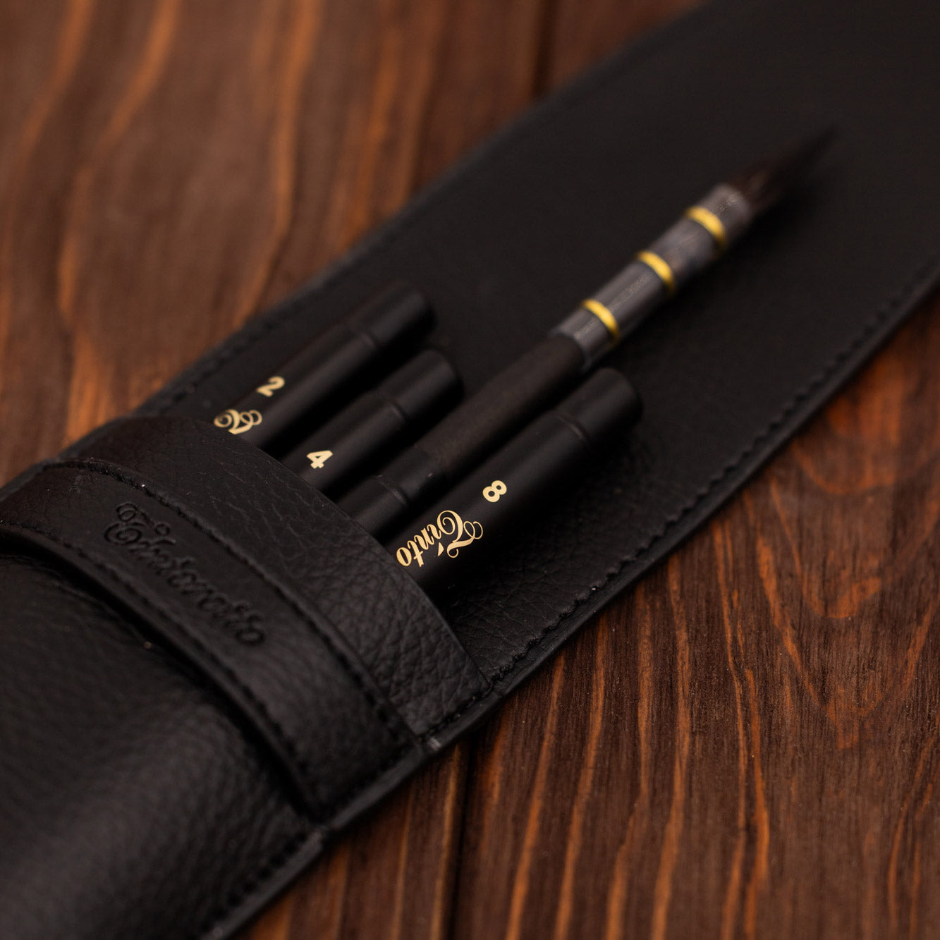 4 Travel brushes in eco-leather pocket cases - Vajo - Tintoretto (4323)